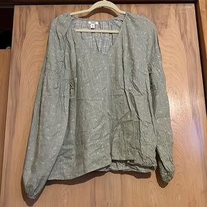 Ana long sleeve too. Green with white specs. Long sleeve with gathered cuff